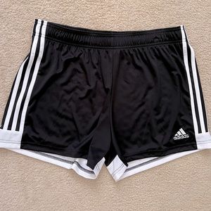 NWOT Woman’s Adidas Shorts. Size Large.